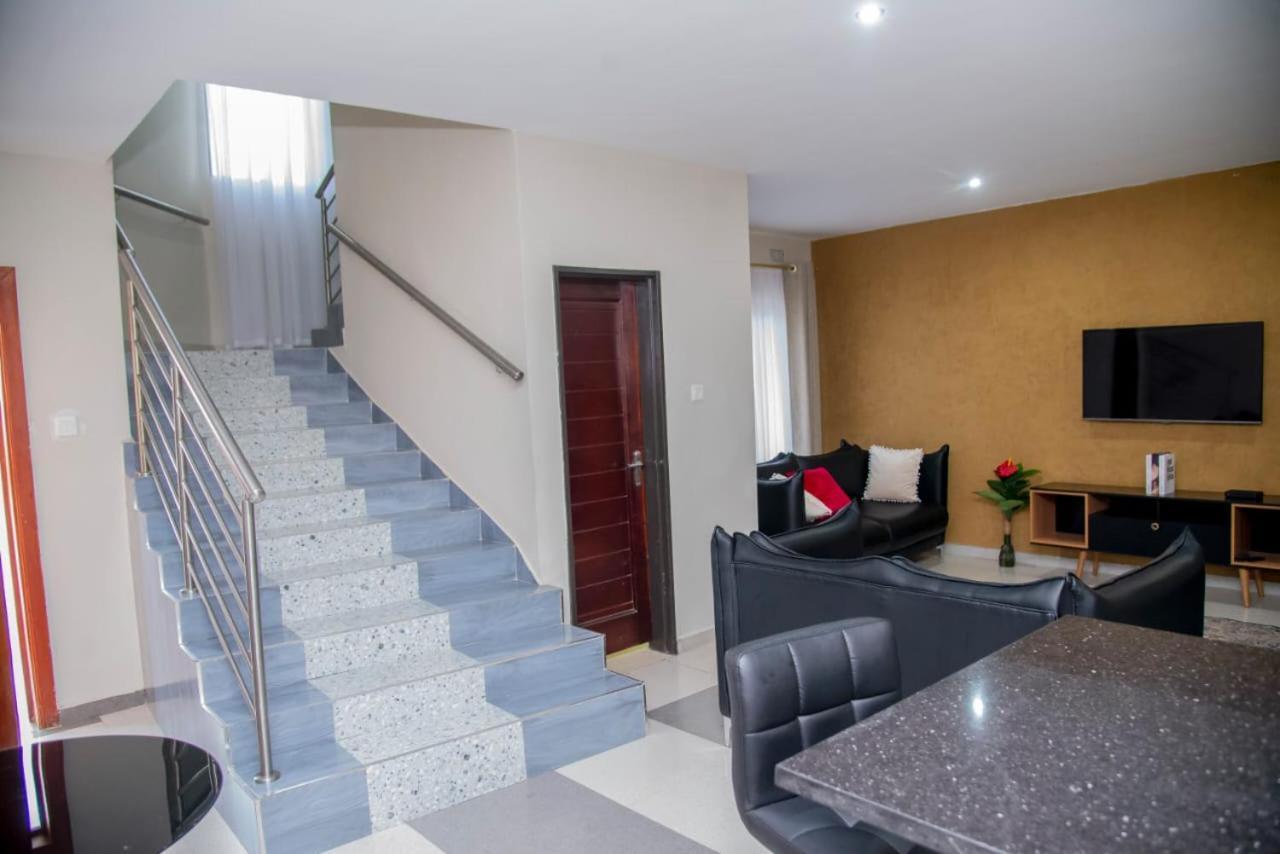 Royal Suites Apartments Лусака Экстерьер фото