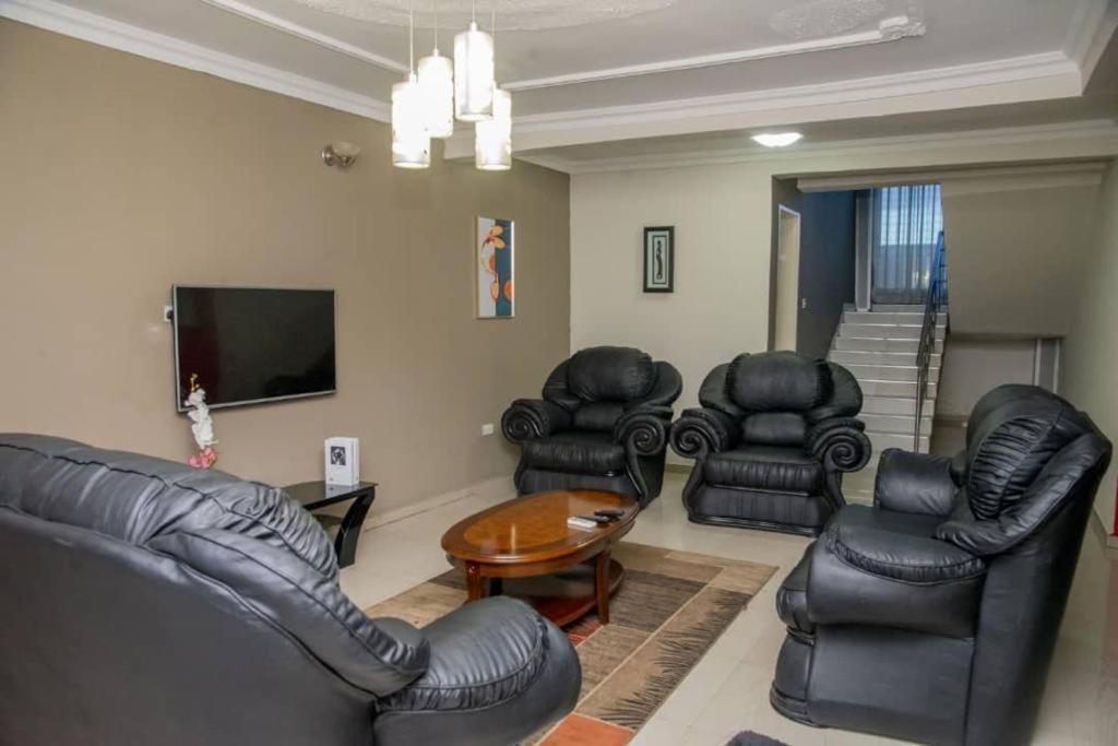 Royal Suites Apartments Лусака Экстерьер фото