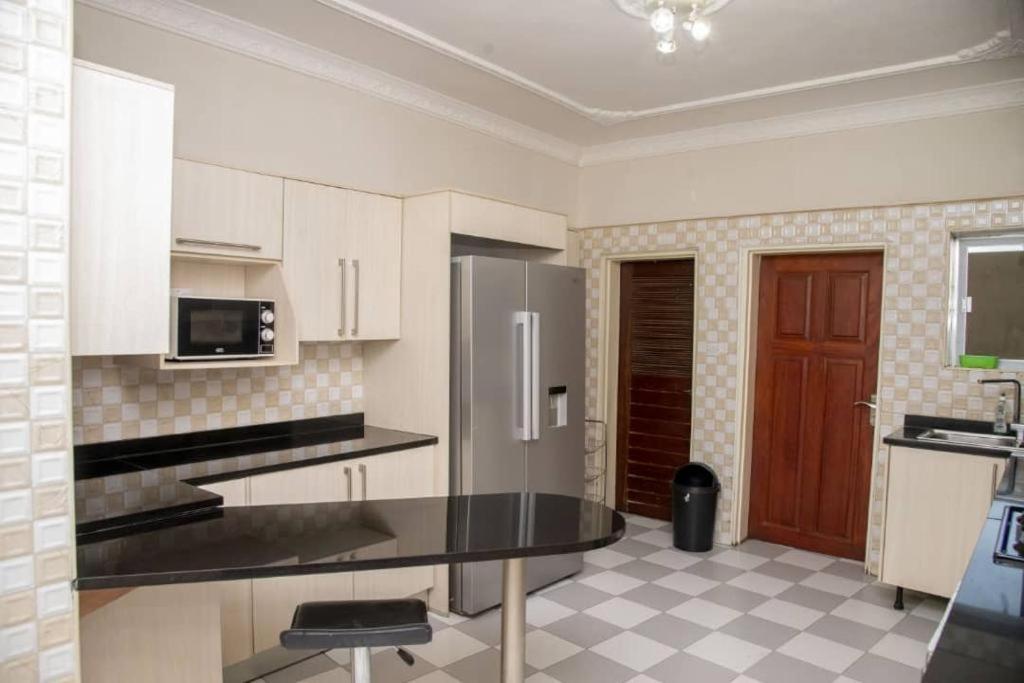 Royal Suites Apartments Лусака Экстерьер фото