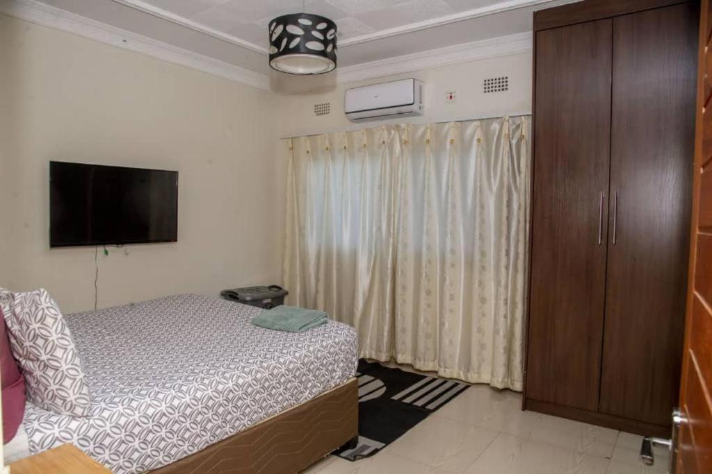 Royal Suites Apartments Лусака Экстерьер фото