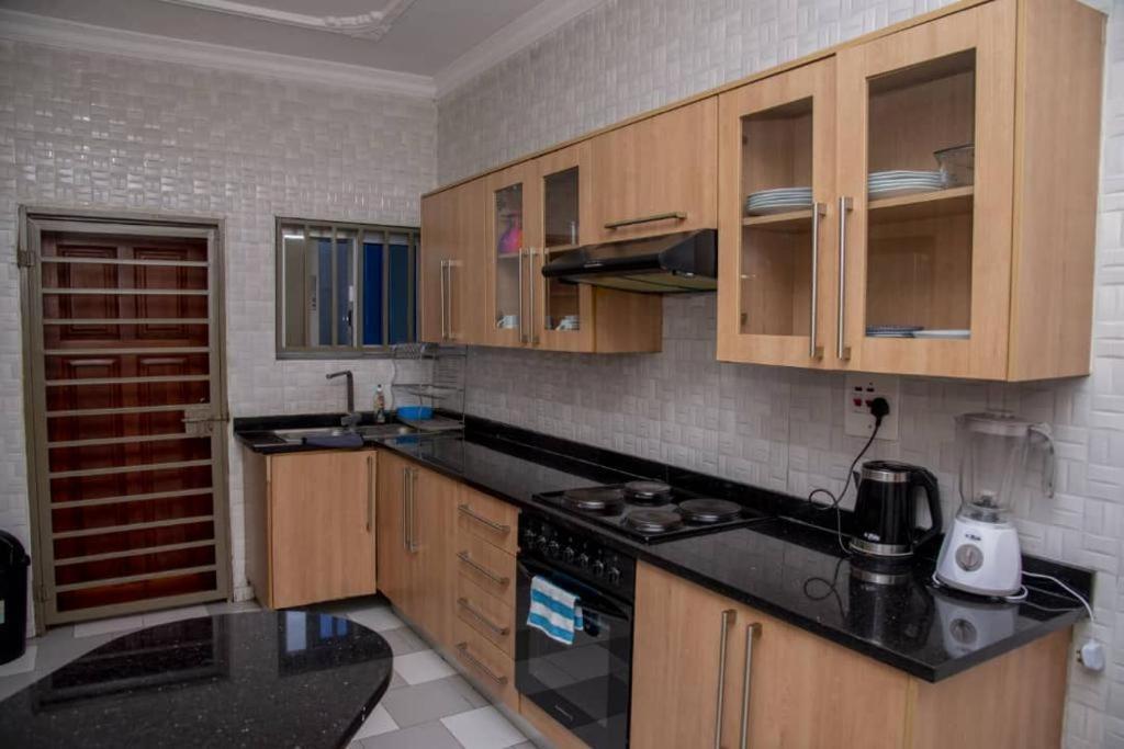 Royal Suites Apartments Лусака Экстерьер фото