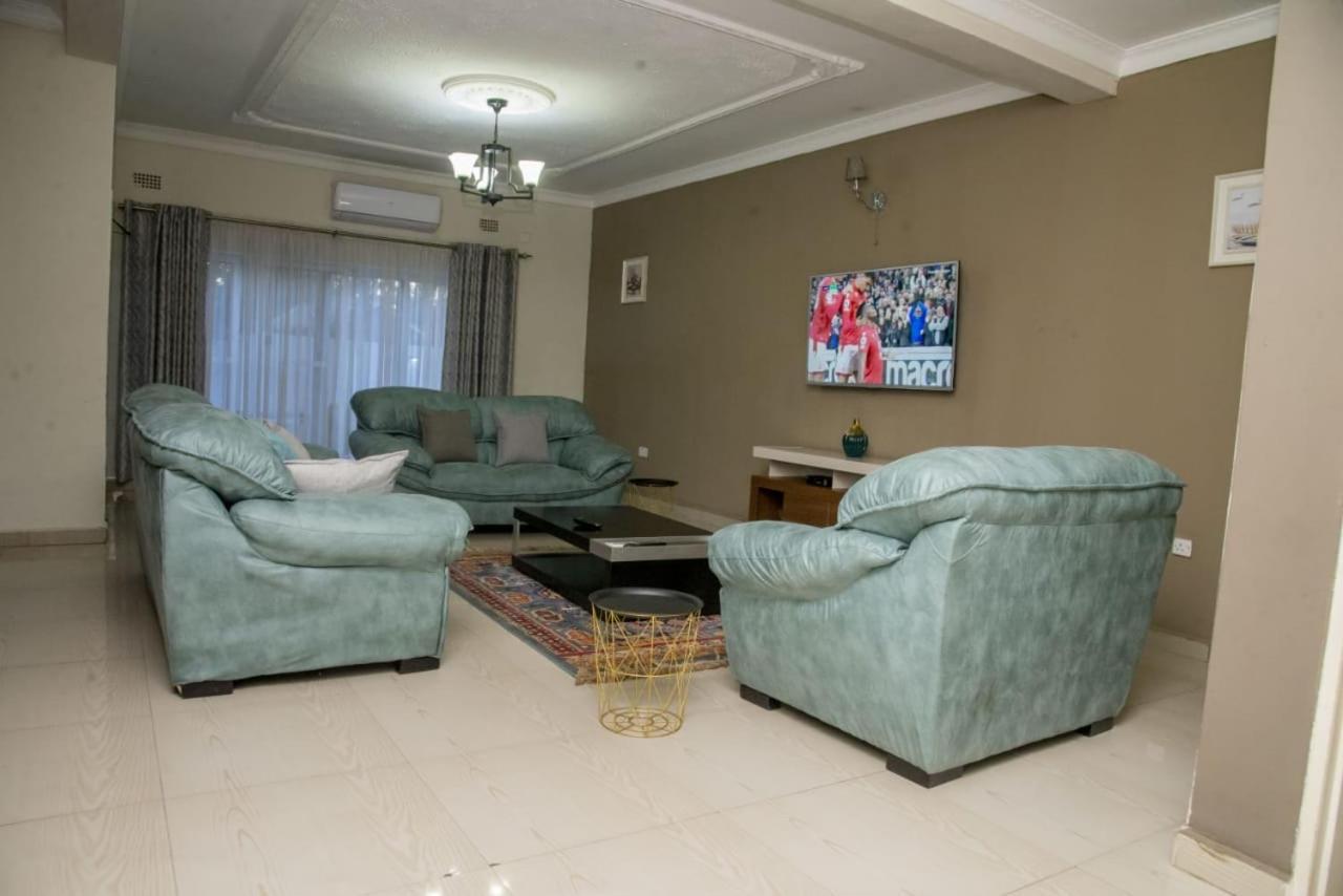 Royal Suites Apartments Лусака Экстерьер фото